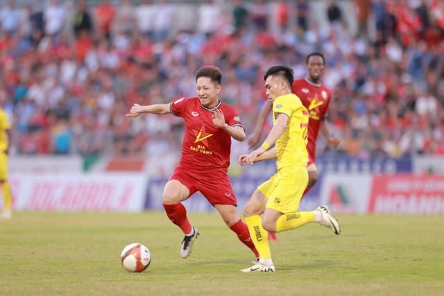 Lộ danh tính trọng tài Malaysia bắt trận play-off sống còn giữa CLB Hà Tĩnh và PVF-CAND- Ảnh 2.