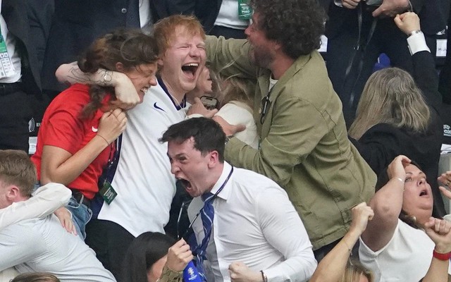 HLV Southgate dùng liệu pháp đặc biệt, ca sĩ Ed Sheeran tạo bất ngờ cho đội tuyển Anh- Ảnh 3.