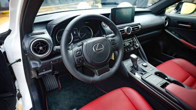 Lexus IS âm thầm rút khỏi thị trường Việt Nam- Ảnh 2.