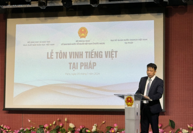 Khai trương Tủ sách tiếng Việt phục vụ cộng đồng năm 2024 tại Pháp- Ảnh 4.