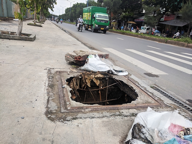 Hố ga nguy hiểm- Ảnh 1.