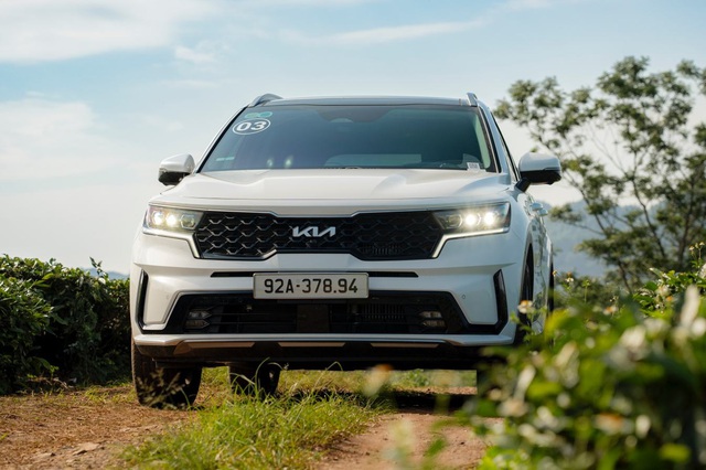 'Phượt' với Kia Sorento PHEV - xe hybrid sạc pin như ô tô điện- Ảnh 1.