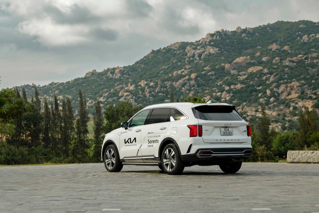 'Phượt' với Kia Sorento PHEV - xe hybrid sạc pin như ô tô điện- Ảnh 2.