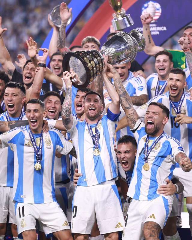 Messi trở lại đội tuyển Argentina thi đấu vòng loại World Cup 2026- Ảnh 1.