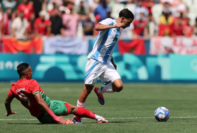 Bóng đá nam Olympic 2024: Argentina, Tây Ban Nha may mắn tránh thất bại sốc ngày ra quân- Ảnh 1.