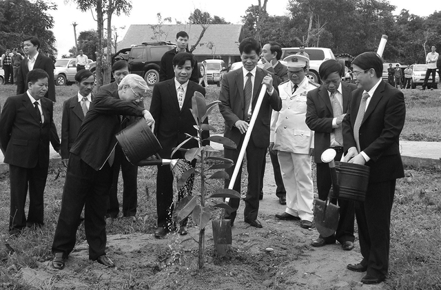 Cây đa đoàn kết, nghĩa tình- Ảnh 1.