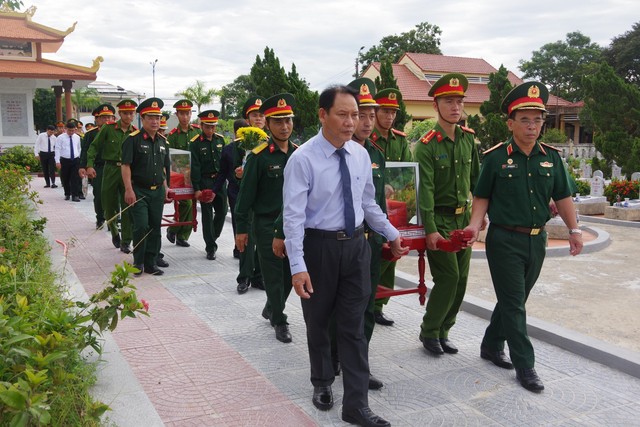 Quảng Trị: Truy điệu, an táng 6 hài cốt liệt sĩ- Ảnh 1.