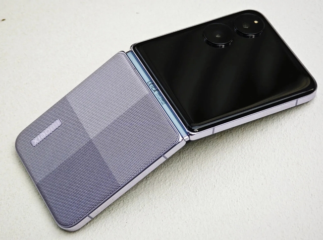 Xiaomi 'liều mình' sử dụng sợi nylon cho MIX Flip- Ảnh 1.