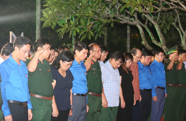 Mãi mãi không quên và tri ân những người đã hy sinh cho Tổ quốc- Ảnh 1.