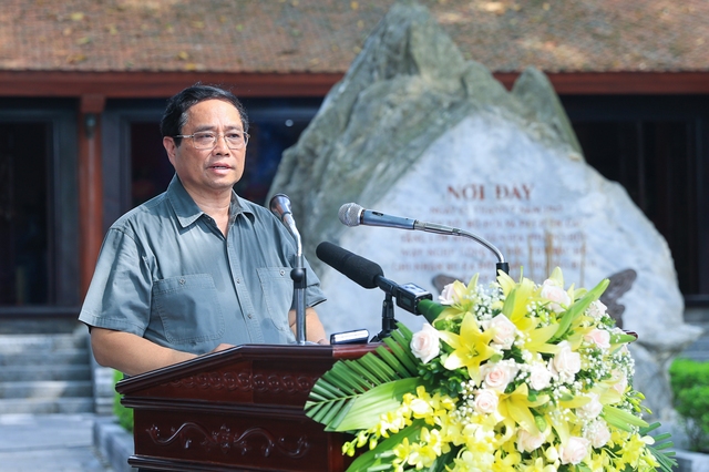 Thủ tướng: Chăm lo để đời sống của người có công ngày càng tốt đẹp hơn- Ảnh 2.