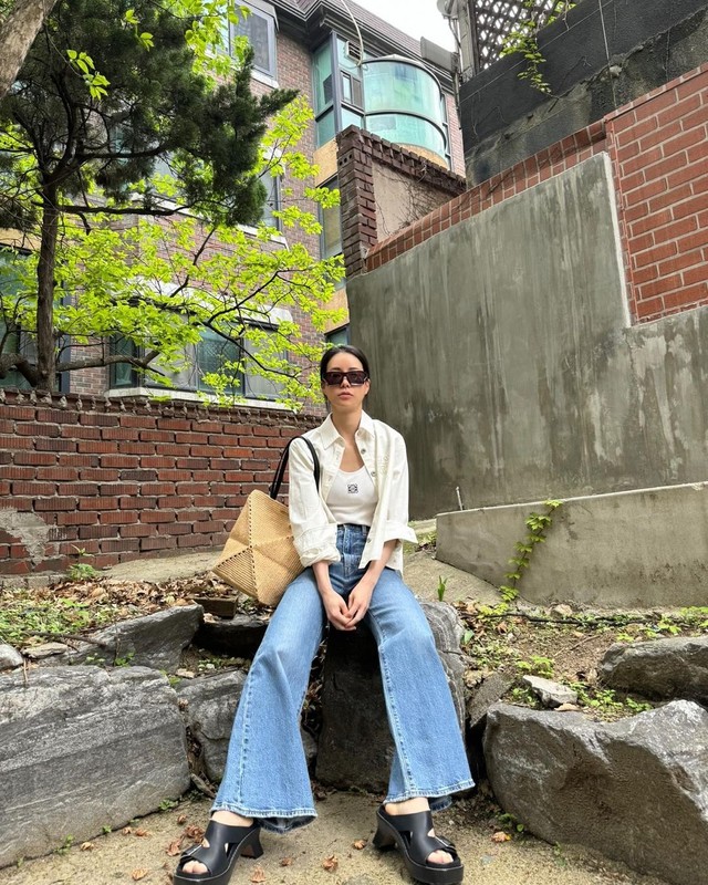 Lim Ji Yeon sang chảnh chỉ nhờ một kiểu sơ mi đơn giản- Ảnh 6. Lim Ji Yeon sang chảnh chỉ nhờ một kiểu sơ mi đơn giản- Ảnh 6.