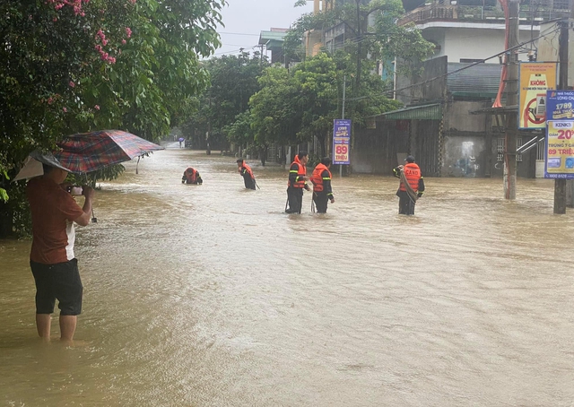 Mưa hơn 400 mm, nhiều nơi ở Hà Giang 'chìm' trong biển nước- Ảnh 1.