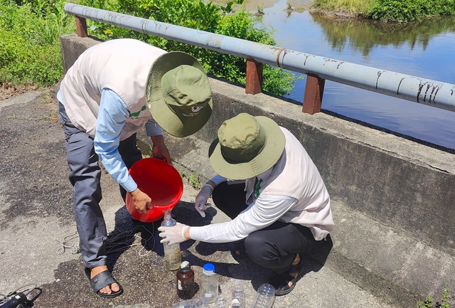 Thừa Thiên-Huế: Rà soát hệ thống nước thải sau vụ cá chết trên sông Mỹ Gia- Ảnh 2.