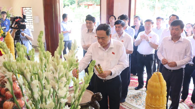 Chủ tịch Quốc hội: 2 dự án cao tốc sẽ giúp kinh tế Bình Phước phát triển- Ảnh 5.