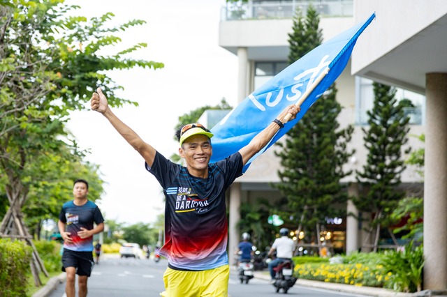 ‘Dị nhân’ marathon xuyên Việt cùng Dare To Run 2024 tạo nên kỳ tích- Ảnh 2.