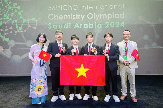 Học sinh Việt Nam giành 3 huy chương vàng, xếp thứ 2 Olympic hóa học quốc tế- Ảnh 1.