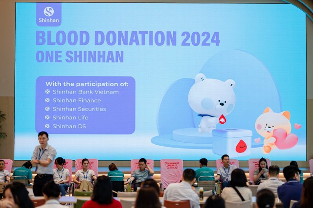 Sự kiện hiến máu nhân đạo &quot;One Shinhan&quot; 2024 đã thu hút hơn 300 nhân viên từ các công ty thành viên thuộc Tập đoàn Tài chính Shinhan tại Việt Nam