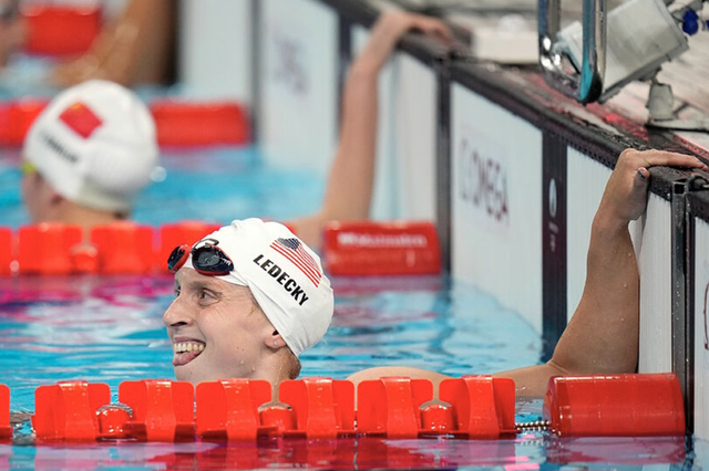 Michael Phelps chờ Katie Ledecky giành HCV cho bơi lội Mỹ, Marchand sắp lập cú đúp Olympic- Ảnh 1.