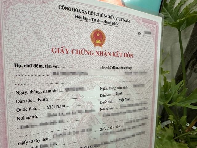Bộ Tư pháp đề xuất không cần nộp giấy xác nhận độc thân khi kết hôn- Ảnh 1.