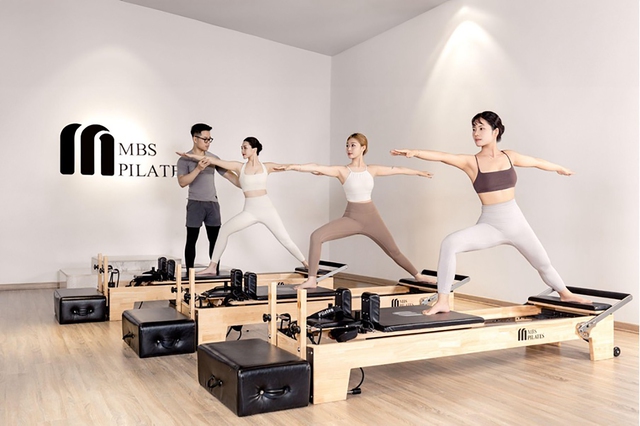 Lớp tập Pilates cùng Huấn luyện viên tại MBS