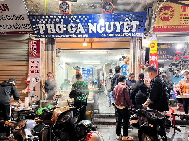 Những quán phở gà tại Hà Nội 'gây thương nhớ'- Ảnh 1.