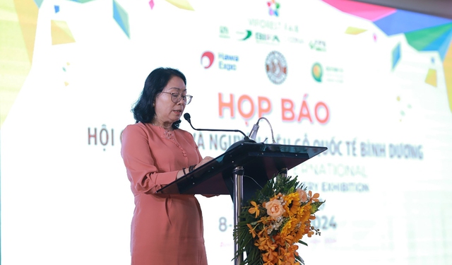 Bà Nguyễn Thanh Hà - Phó giám đốc Sở Công Thương Bình Dương phát biểu tại Họp báo BIFA WOOD VIETNAM 2024