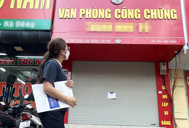 Bỏ th&ocirc;ng tin đất đang bị thế chấp tr&ecirc;n sổ đỏ, c&oacute; rủi ro cho người mua? - Ảnh 2.