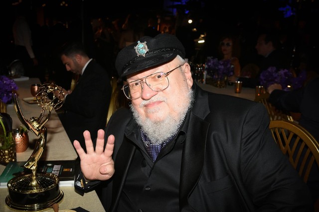 George R.R. Martin nói gì về chú chó bị bạo hành trong 'Gia tộc rồng'?- Ảnh 3.