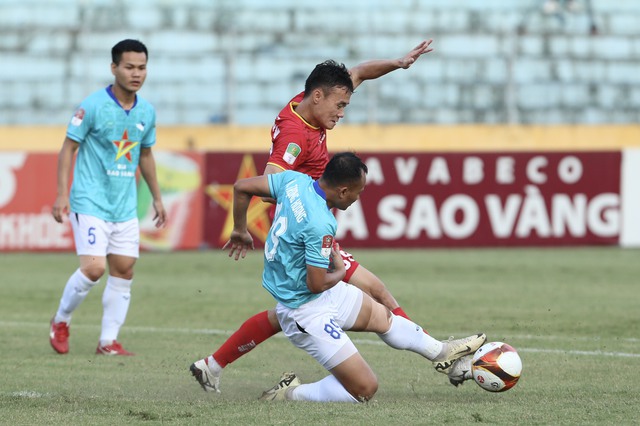 Trò ruột thầy Park ghi bàn, Hà Tĩnh ngược dòng nghẹt thở hạ PVF-CAND: Trụ lại V-League!- Ảnh 1.