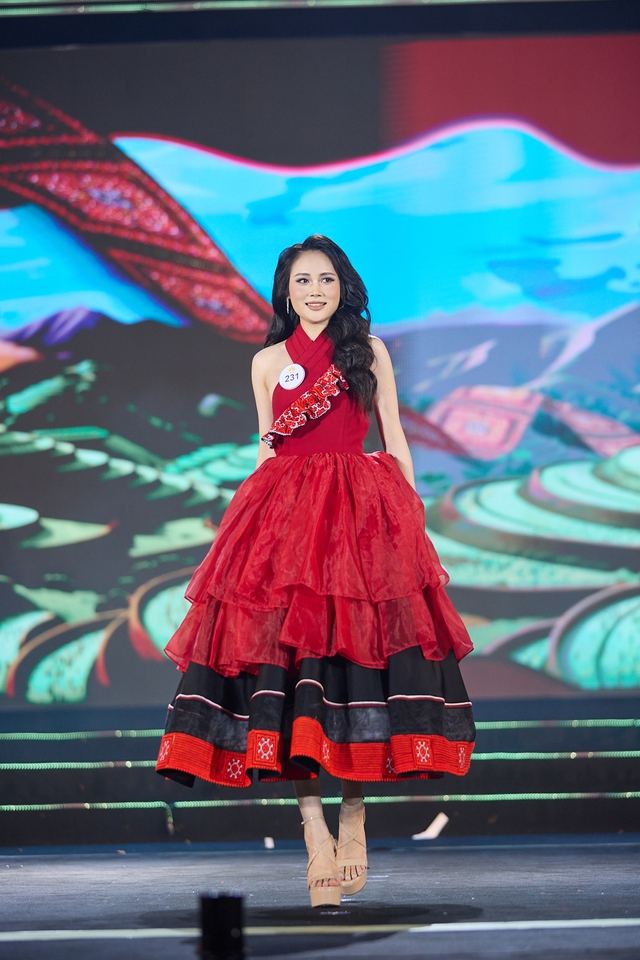 Thí sinh Hoa hậu Du lịch Việt Nam 2024 tỏa sáng với trang phục dạ hội- Ảnh 6. Thí sinh Hoa hậu Du lịch Việt Nam 2024 tỏa sáng với trang phục dạ hội- Ảnh 6.