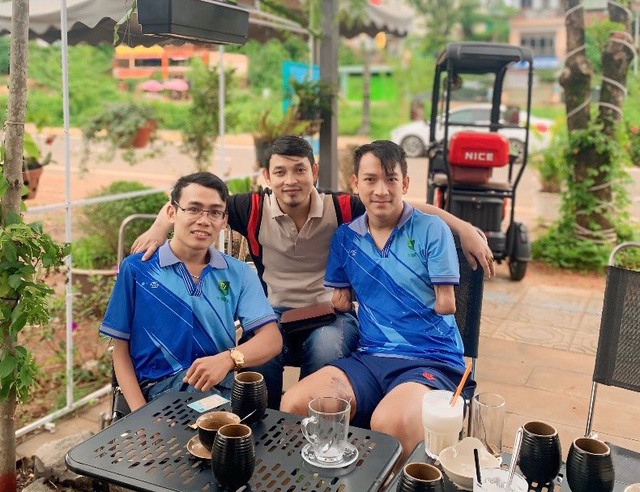 Lan tỏa trên mạng xã hội: Món quà đặc biệt của giám đốc- Ảnh 1.