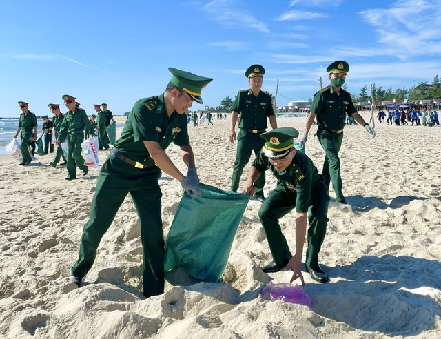 Cùng chung tay bảo vệ môi trường biển- Ảnh 1.