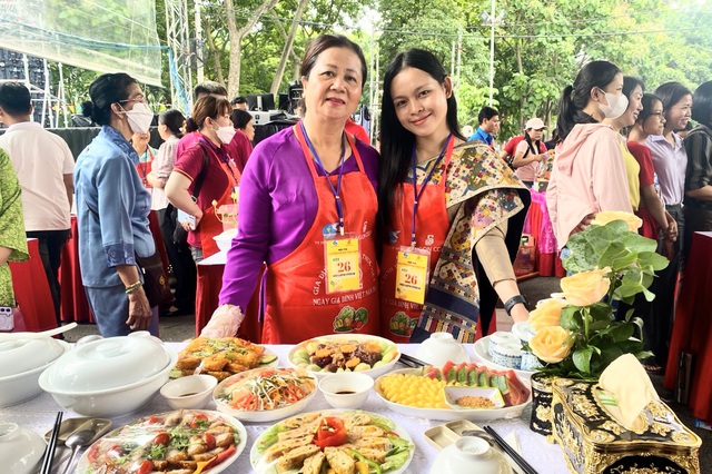 Việt - Lào - Campuchia samaki!: Gia đình đông con nhất- Ảnh 3.