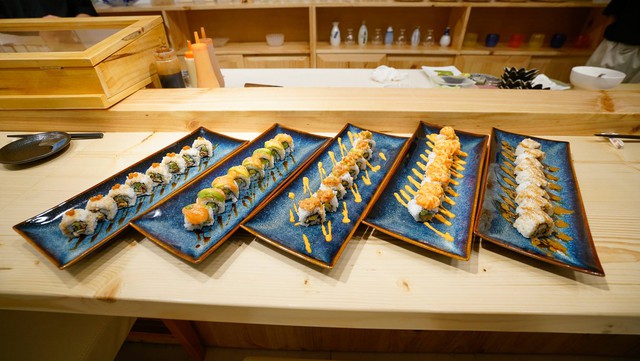 Experience Japanese cuisine at 5 Omakase restaurants when coming to Ho Chi Minh City - Photo 5.