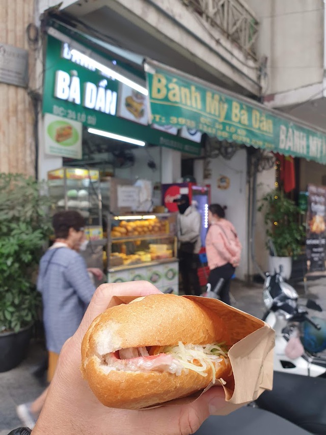 Bánh mì Hà Nội ‘đốn gục’ trái tim du khách quốc tế- Ảnh 1.