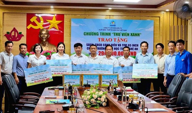 Công ty VEPIC tặng 8 tủ sách cho 8 trường tiểu học trên địa bàn tỉnh Nghệ An với giá trị gần 300 triệu đồng