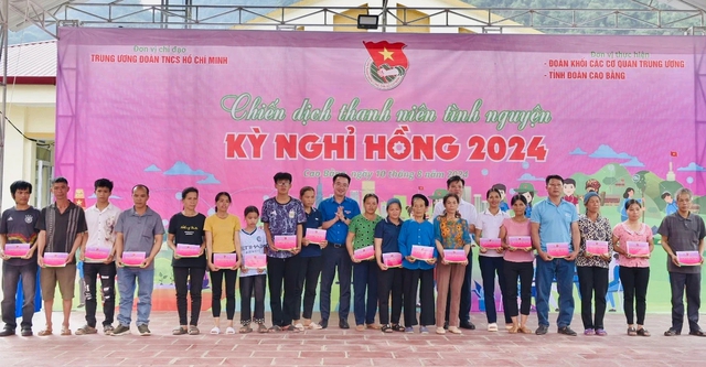 Đoàn thanh niên nhiều bộ, ngành hoạt động tình nguyện Kỳ nghỉ hồng tại Cao Bằng- Ảnh 5.