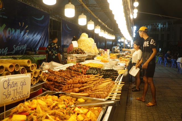 Lãnh đạo TP.Cam Ranh nói gì khi lễ hội tôm hùm nhưng ‘không có tôm hùm’?- Ảnh 2.