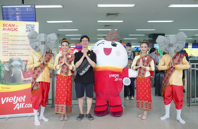 Ngày Quốc tế Voi siêu đáng nhớ trên tàu bay Vietjet đi Viêng Chăn- Ảnh 2.