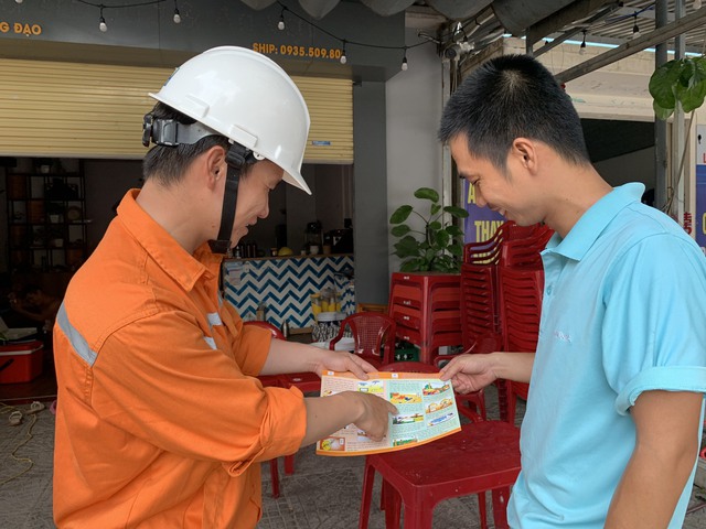 PC Quảng Trị: Tăng cường bảo vệ hành lang lưới điện cao áp- Ảnh 1. PC Quảng Trị: Tăng cường bảo vệ hành lang lưới điện cao áp- Ảnh 1.