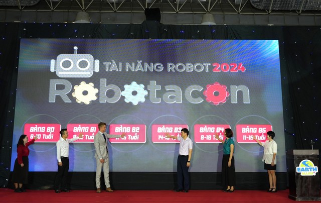 Phát triển bền vững ở trang trại Vinamilk được mô phỏng tại cuộc thi ROBOTACON WRO 2024 - Ảnh 6.