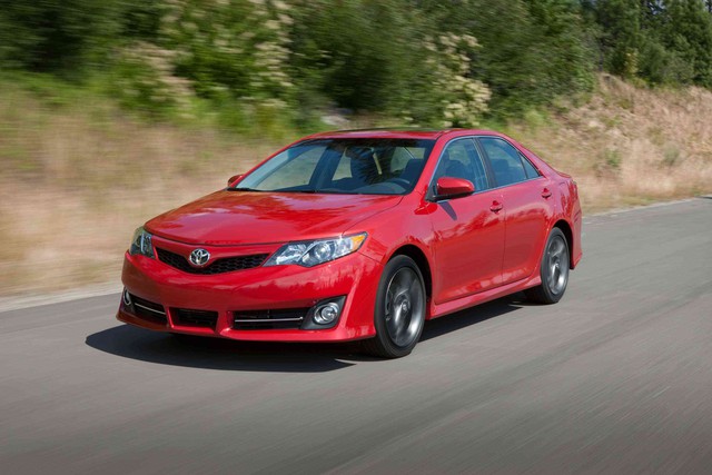 Toyota đền tiền cho chủ xe Camry vì điều hòa có mùi hôi- Ảnh 1.