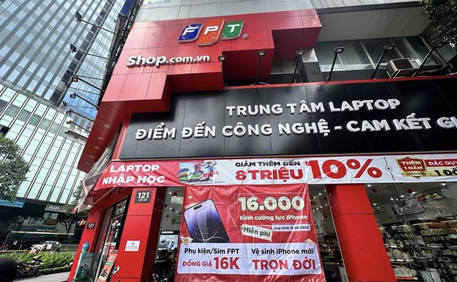 FPT Shop tặng 16.000 kính cường lực iPhone- Ảnh 1.