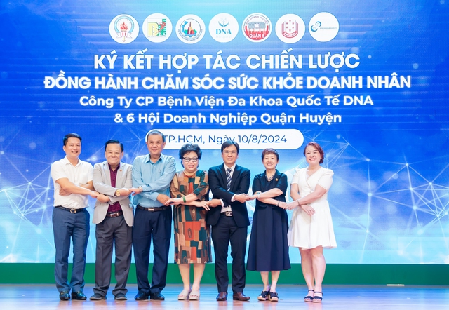 Bệnh viện Quốc tế DNA ký kết hợp tác chiến lược với 6 Hội Doanh nghiệp quận huyện về đồng hành chăm sóc sức khỏe doanh nhân