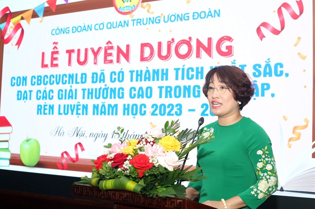 Học sinh giỏi xúc động khi được tuyên dương tại Phủ Chủ tịch- Ảnh 2.