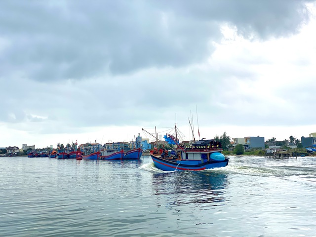 Một ngư dân Quảng Ngãi tử vong trên biển chưa rõ nguyên nhân- Ảnh 1.