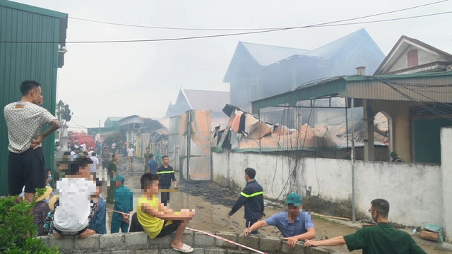 Cháy 3 nhà dân, 1 người tử vong- Ảnh 1.