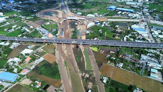 Từ tháng 9, Tiền Giang sẽ khai thác mỏ cát sông trở lại- Ảnh 2.