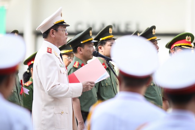 Tổng Bí thư, Chủ tịch nước Tô Lâm dâng hương tưởng niệm Chủ tịch Hồ Chí Minh- Ảnh 5.