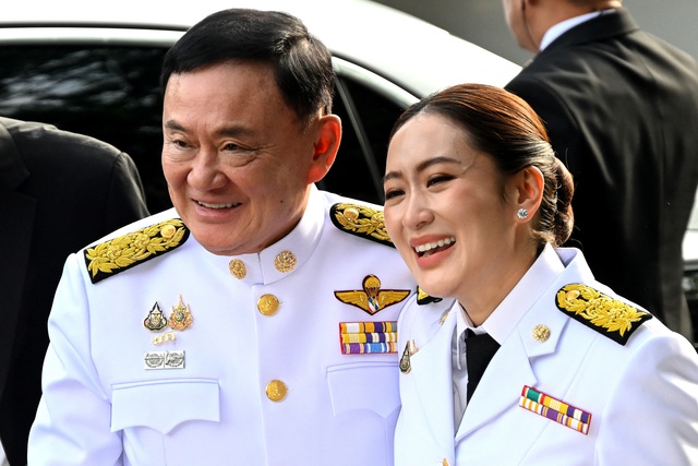 Quốc vương Thái Lan phê chuẩn bà Paetongtarn Shinawatra làm thủ tướng, ông Thaksin tới chúc mừng- Ảnh 1.